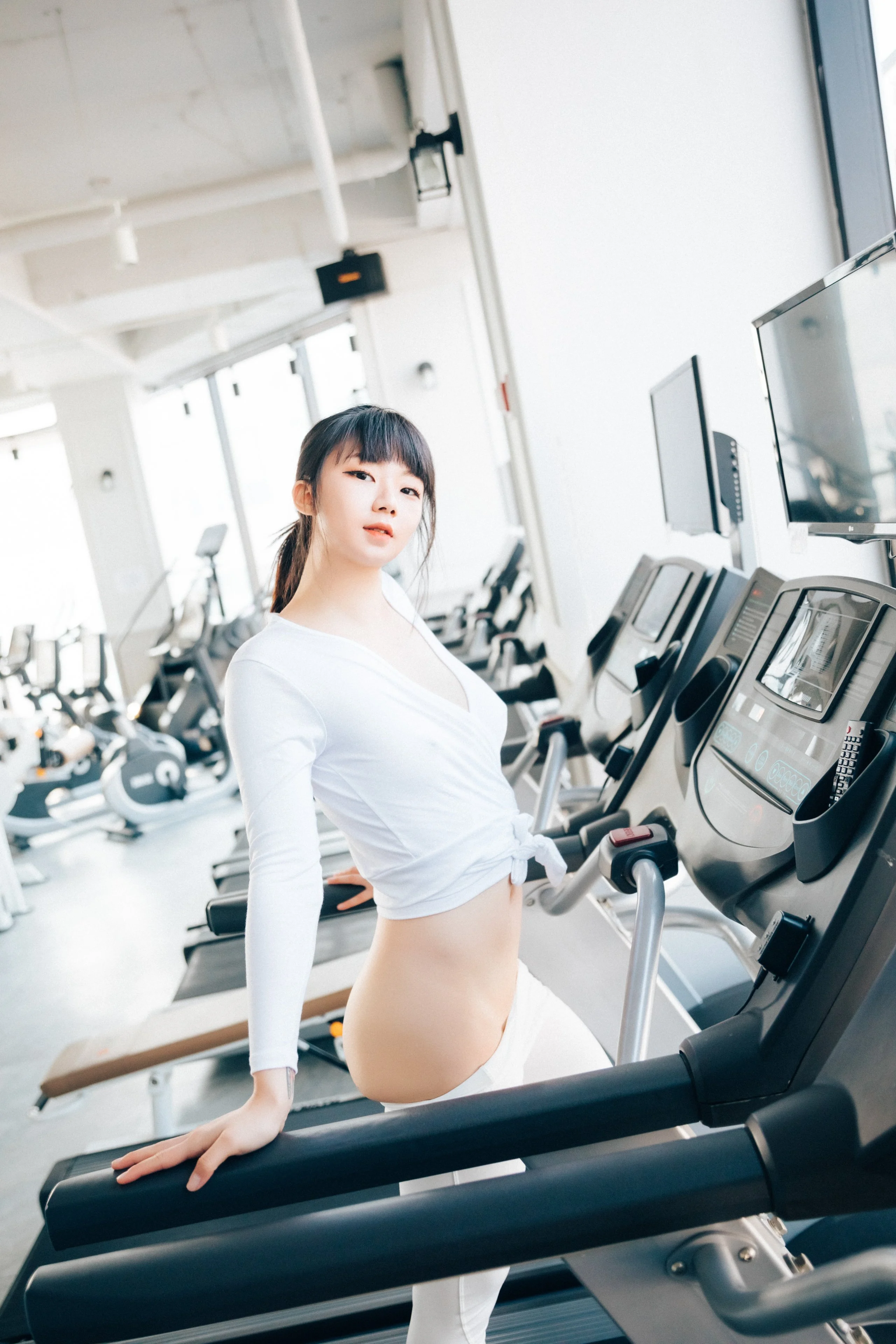 Loozy-Kissme-Strip-Fitness-MrCong.com-011