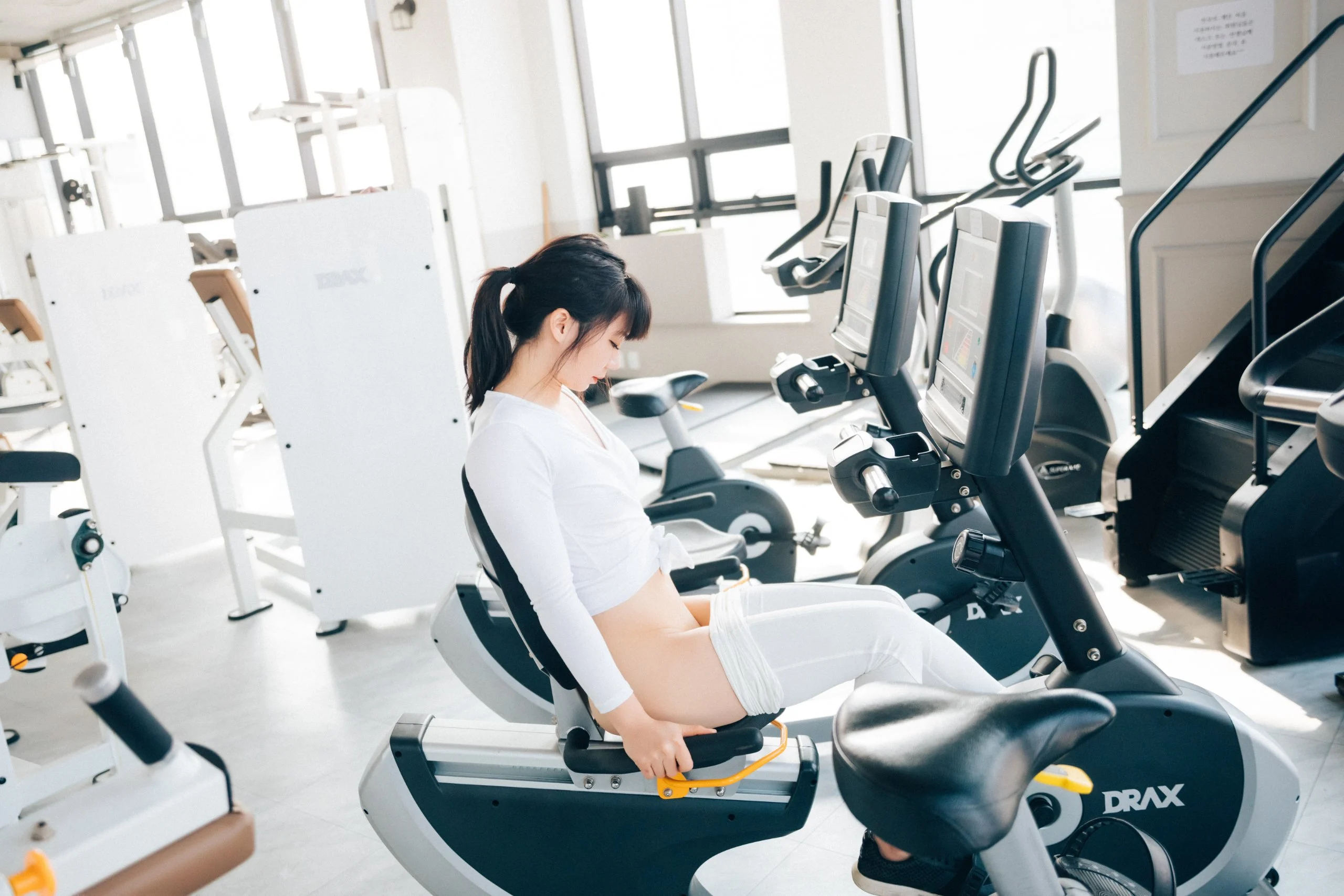 Loozy-Kissme-Strip-Fitness-MrCong.com-018