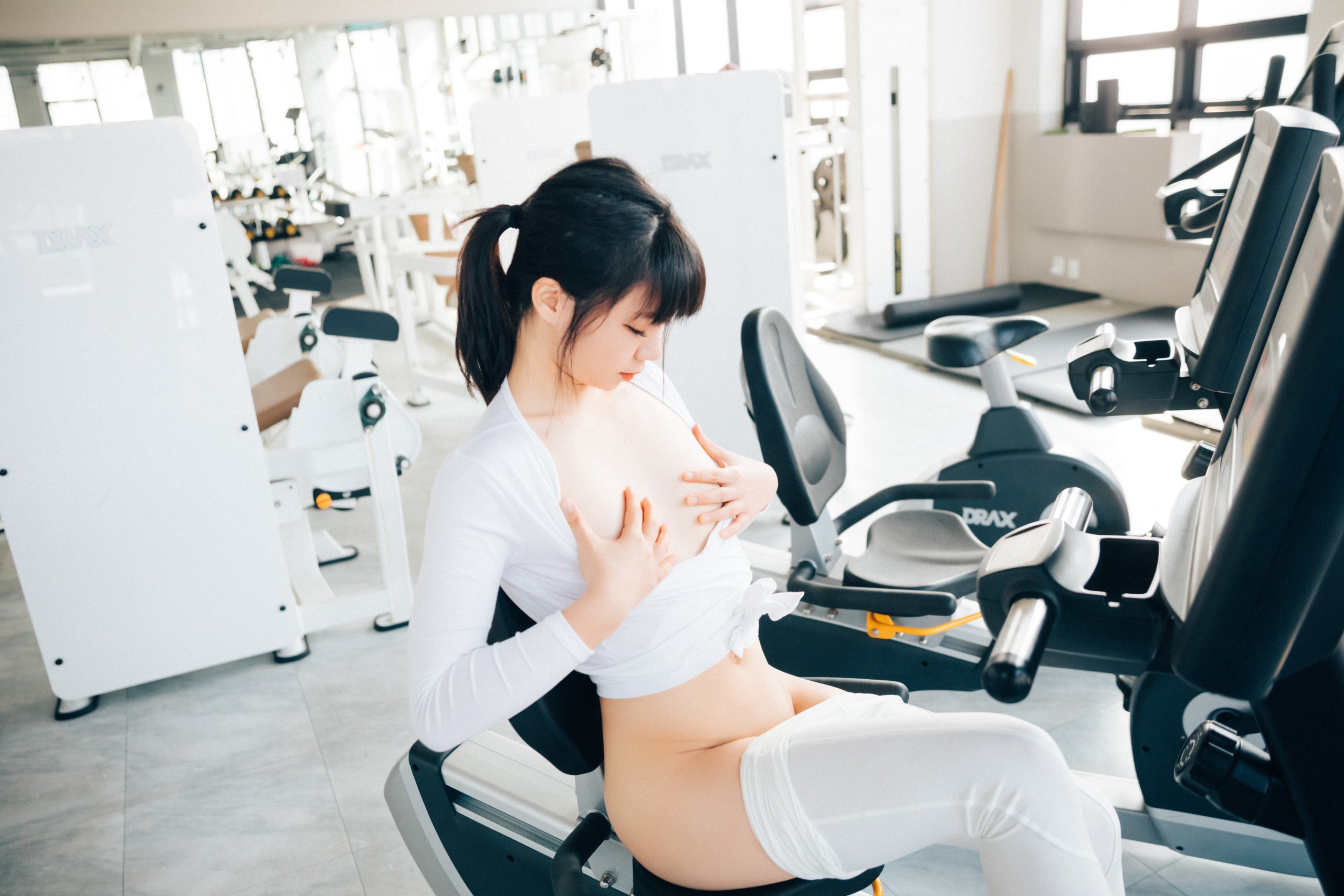 Loozy-Kissme-Strip-Fitness-MrCong.com-019