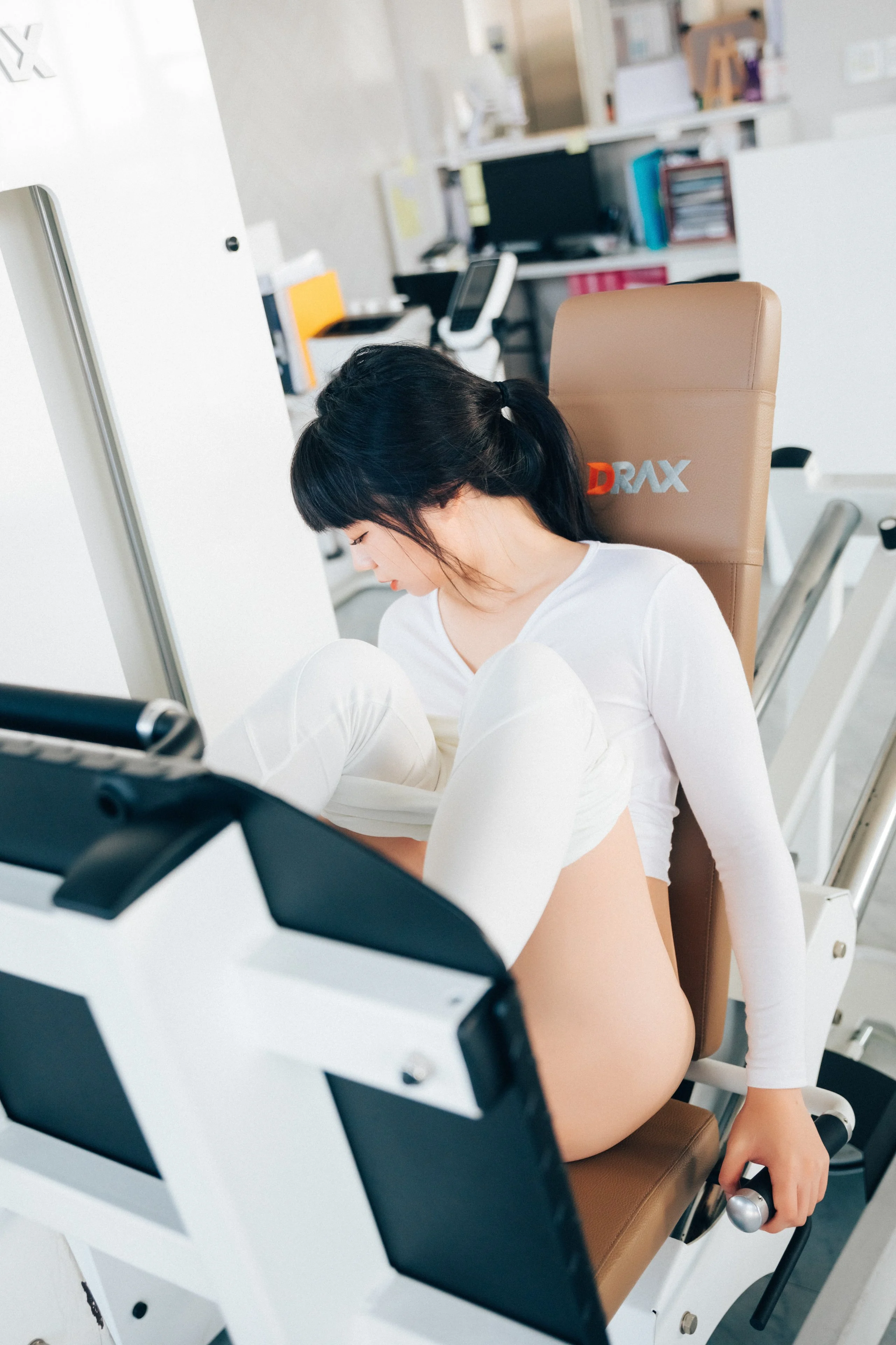 Loozy-Kissme-Strip-Fitness-MrCong.com-030