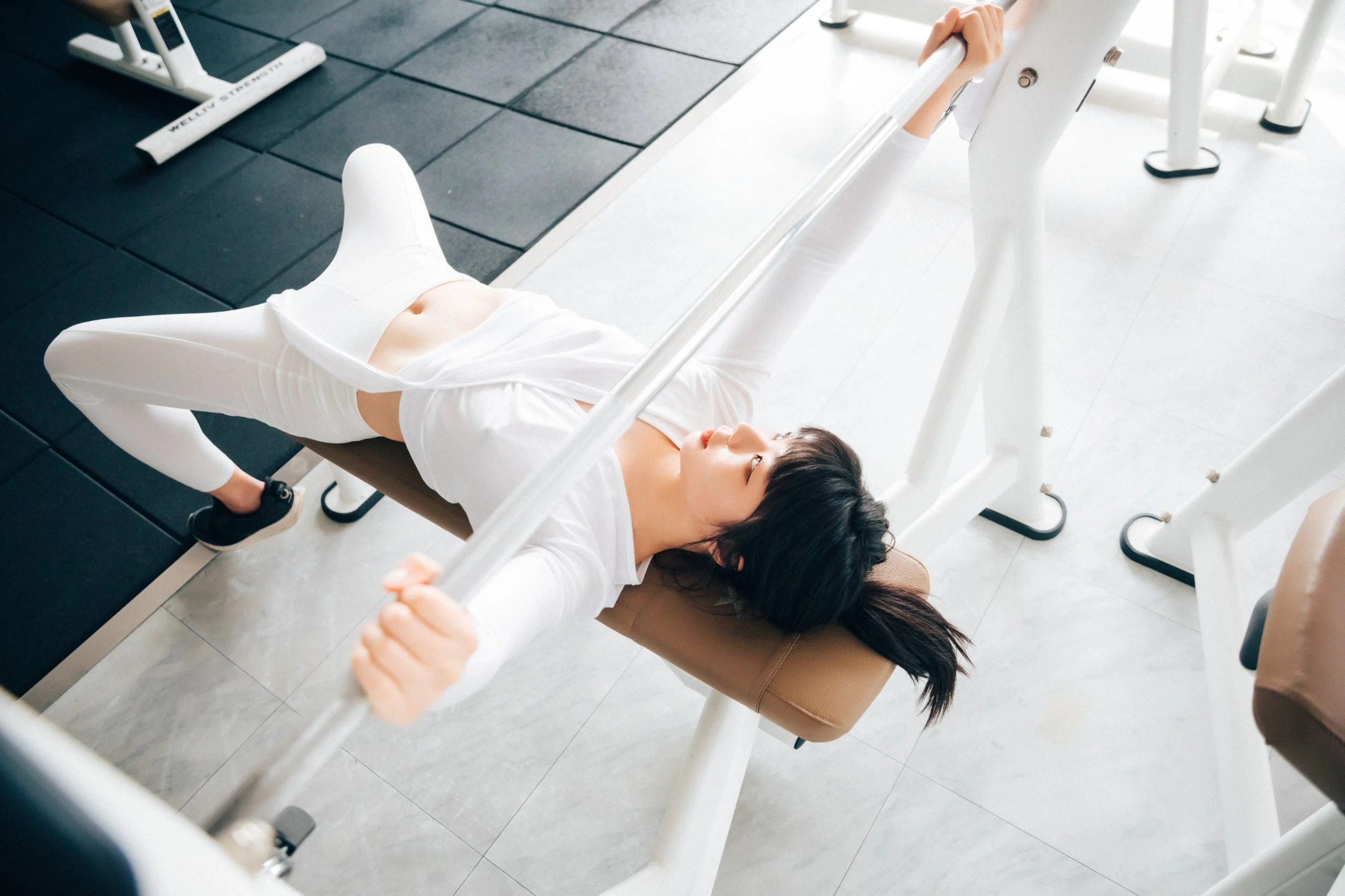 Loozy-Kissme-Strip-Fitness-MrCong.com-050