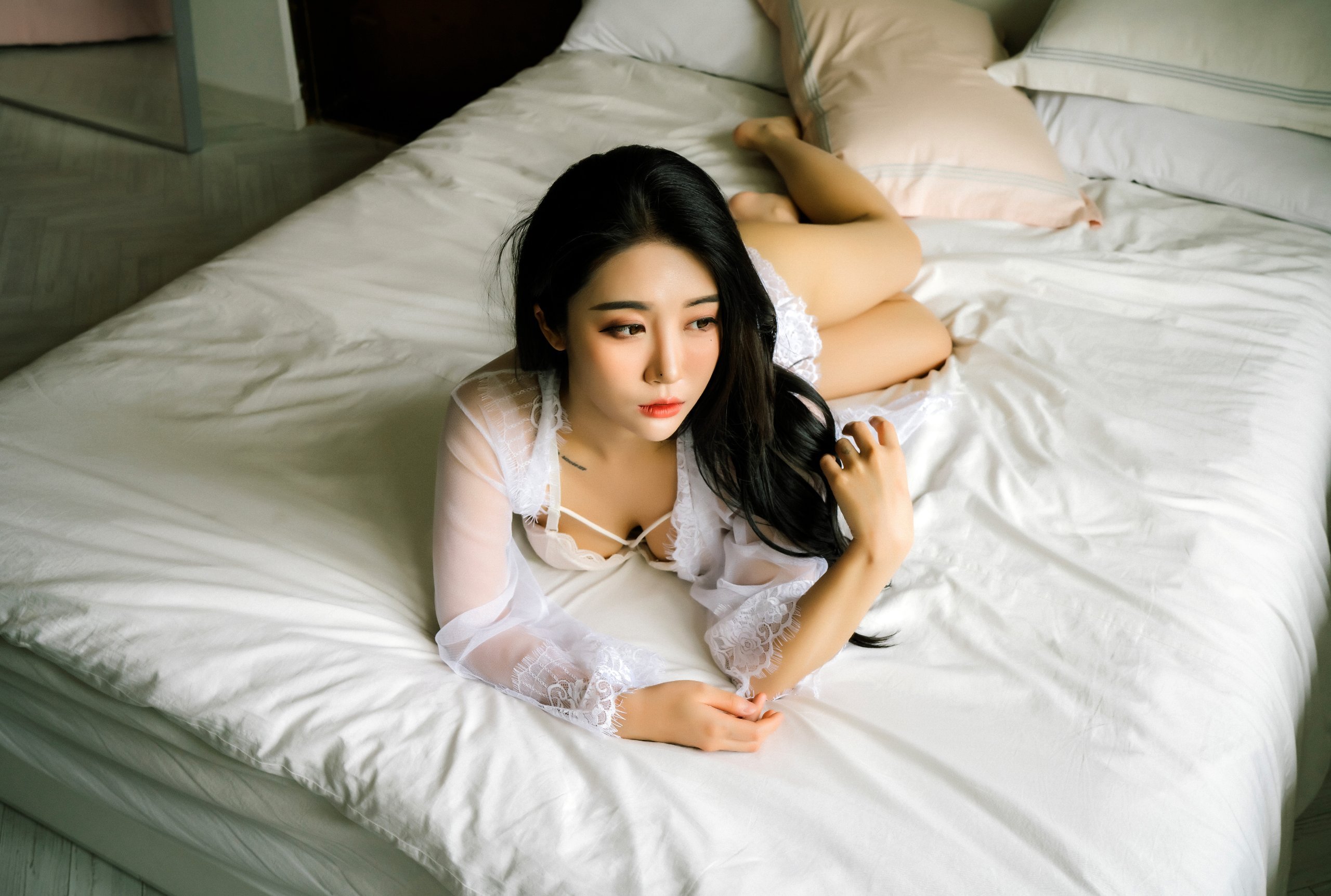 Moon-Night-Snap-Bomi-x-Zia-Together-Vol.02-MrCong.com-006