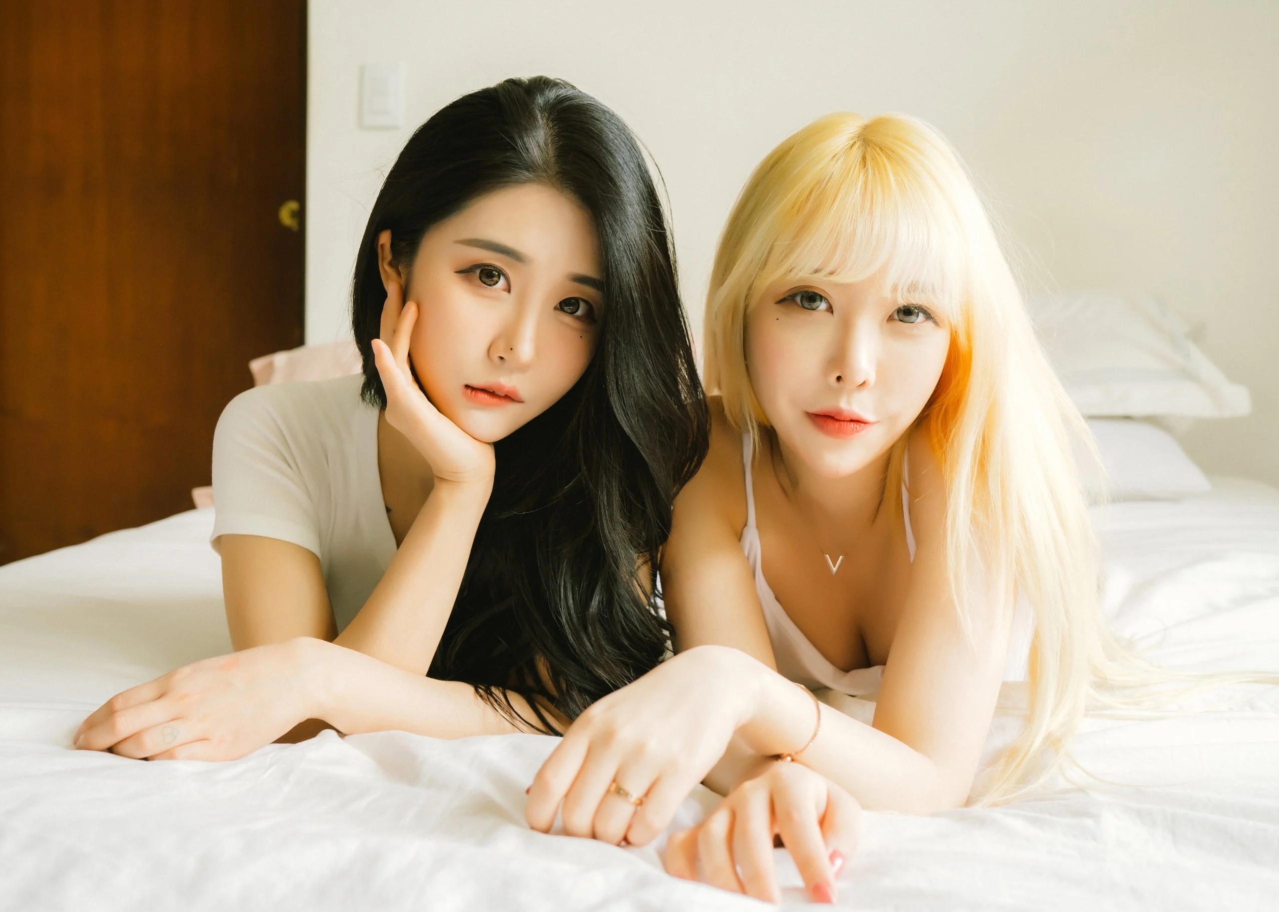 Moon-Night-Snap-Bomi-x-Zia-Together-Vol.02-MrCong.com-035