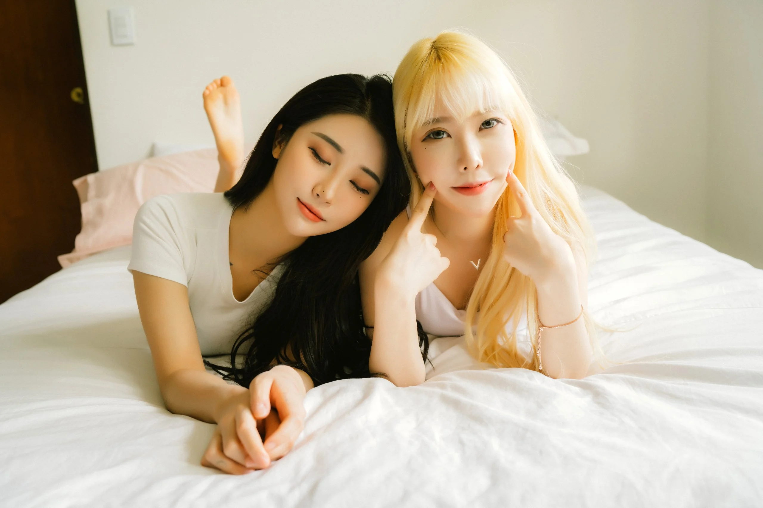 Moon-Night-Snap-Bomi-x-Zia-Together-Vol.02-MrCong.com-039