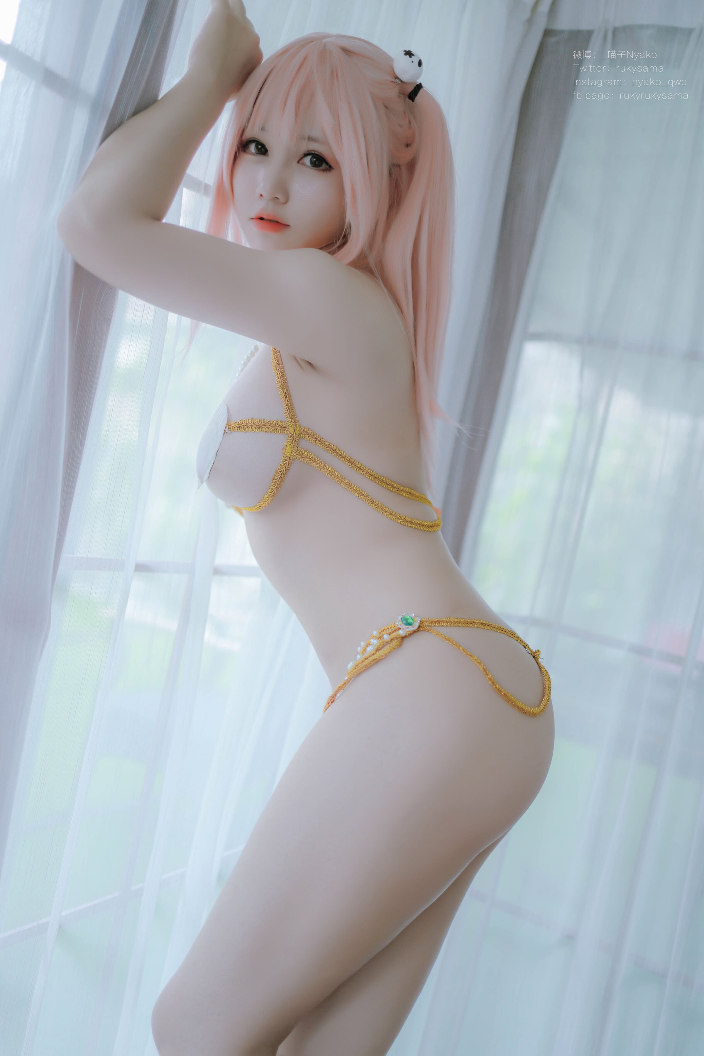 084