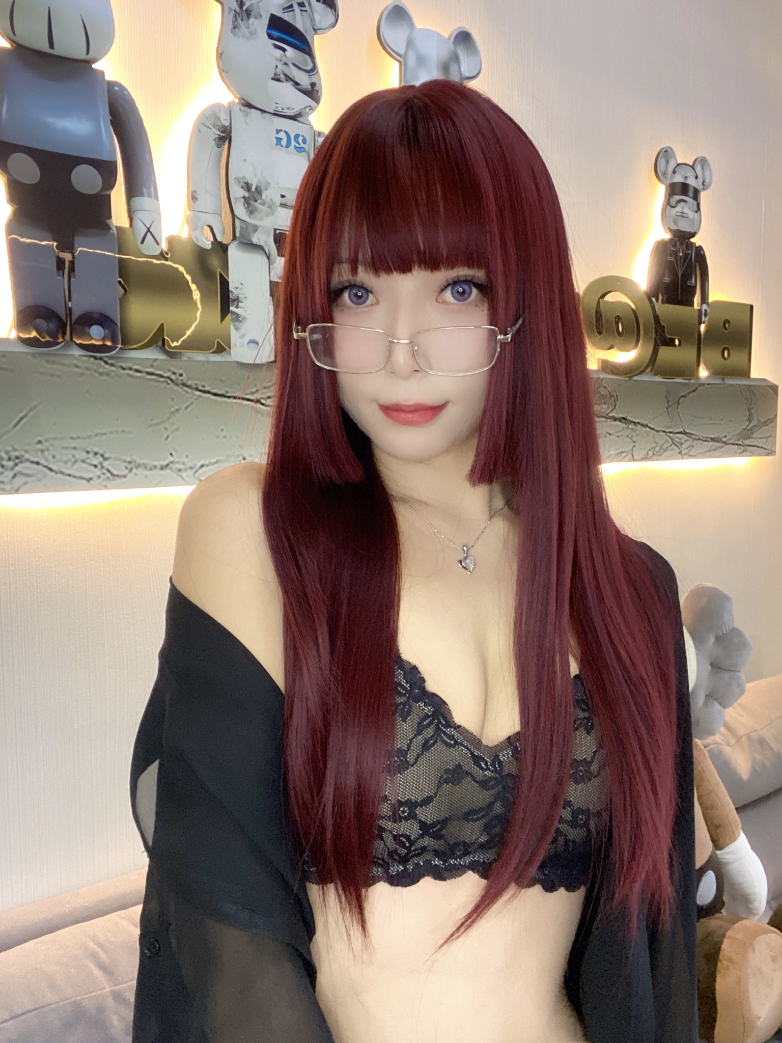 (43)
