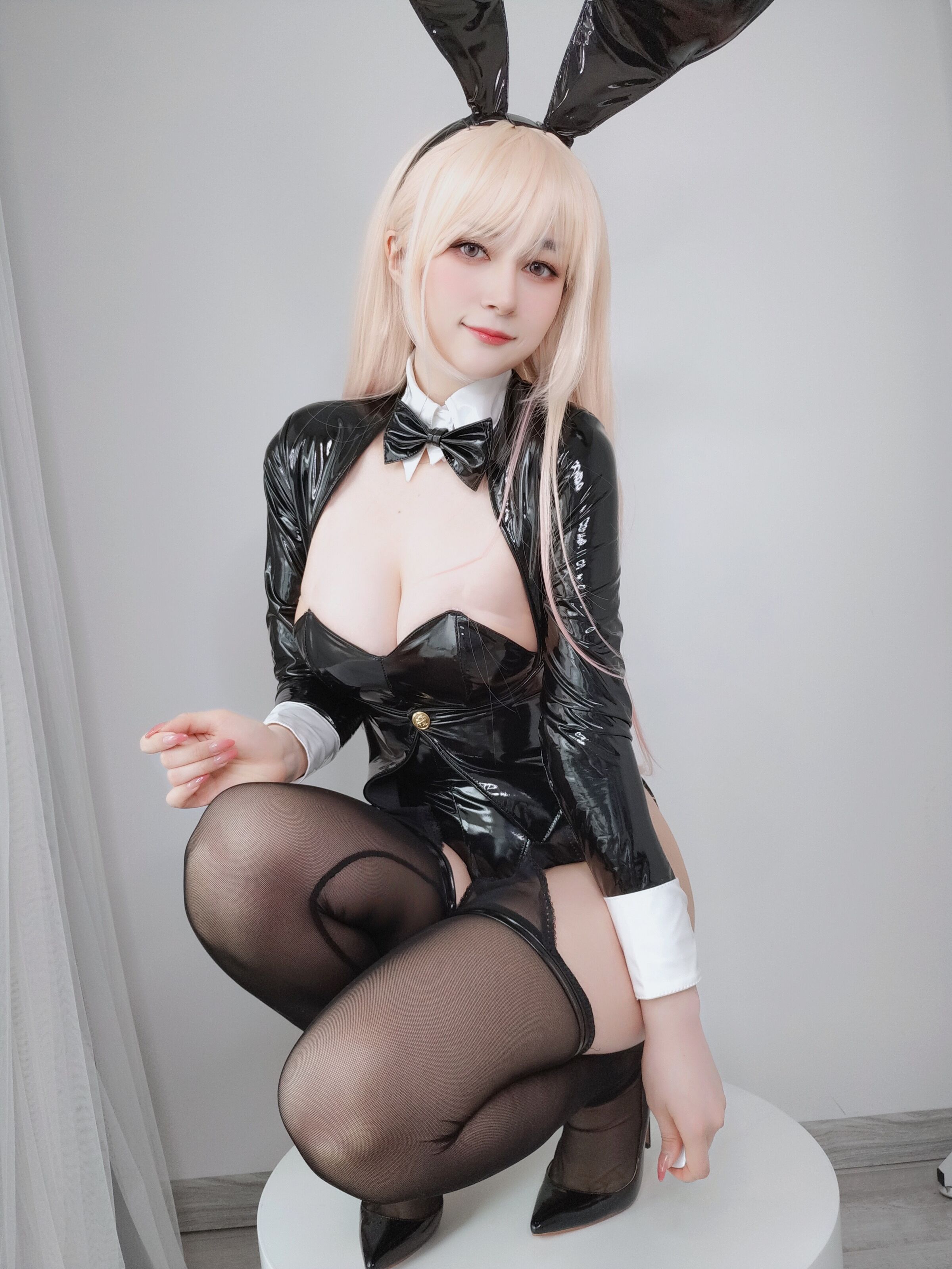 042