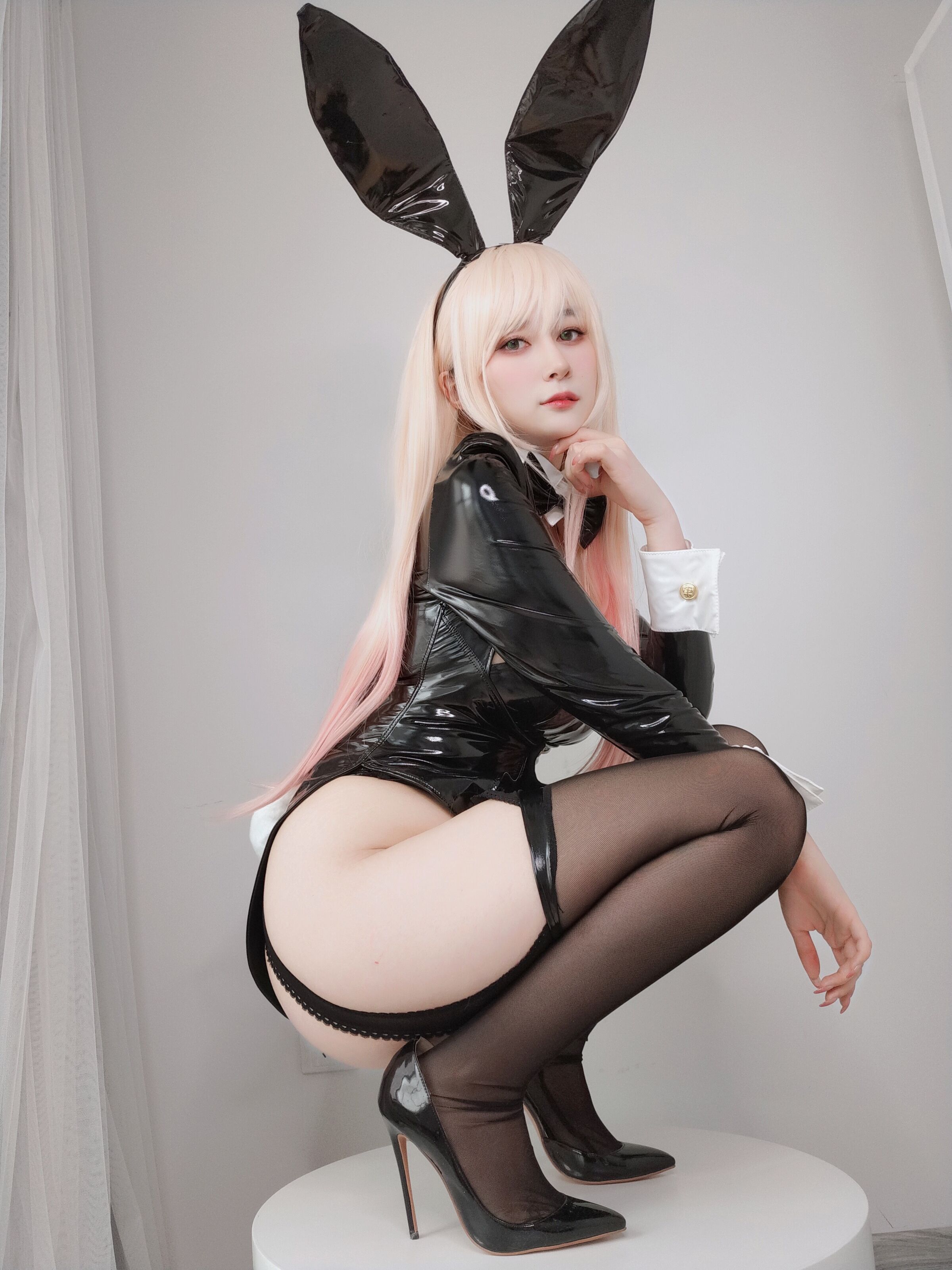 045
