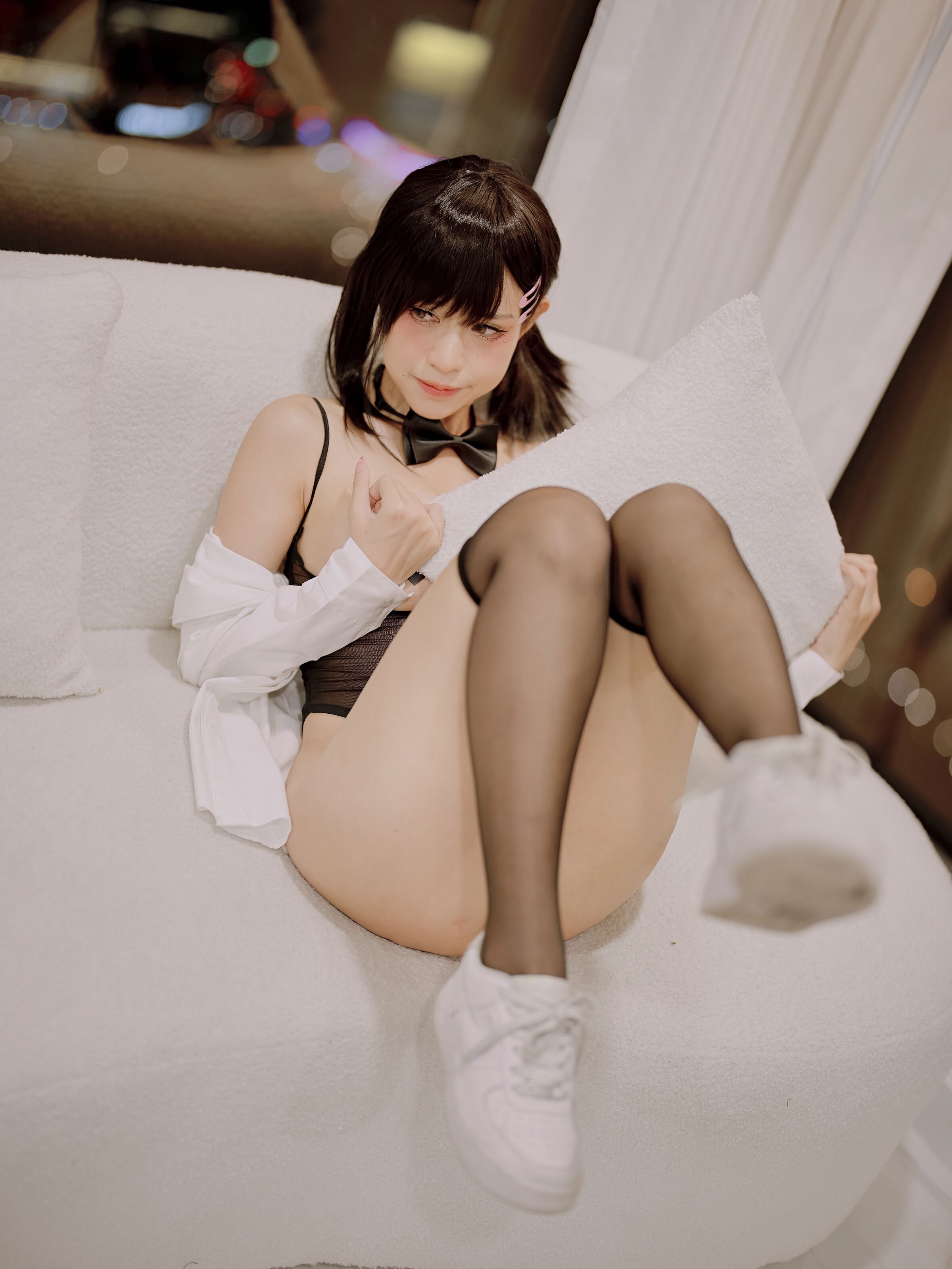 33