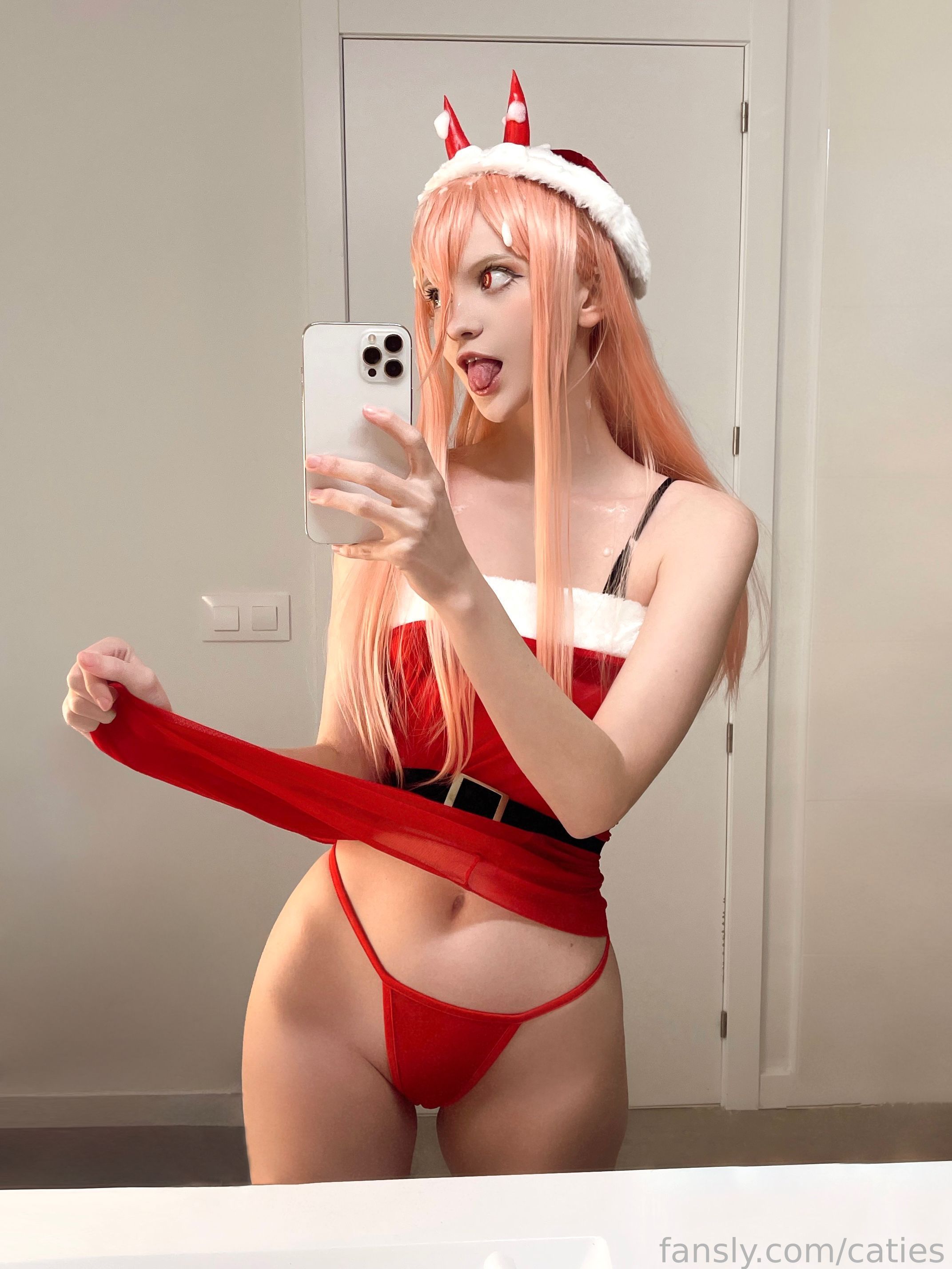 12_Katie_Westwood_Santa_Power_12