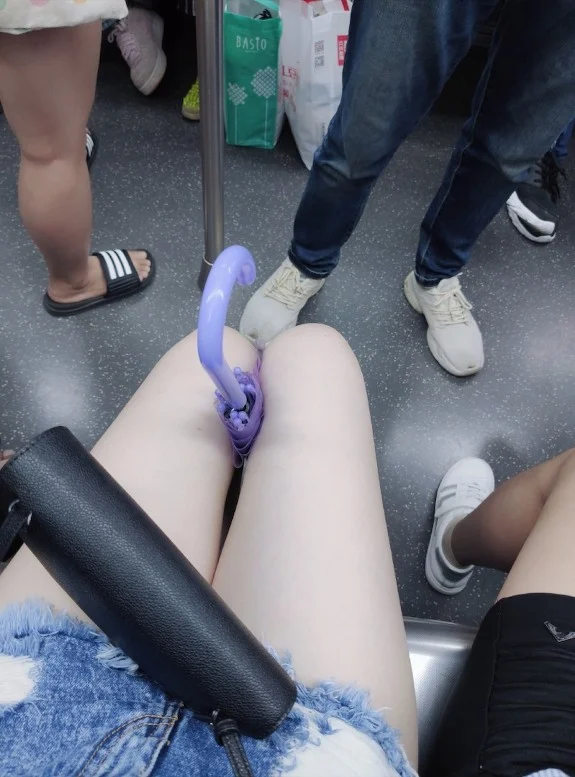 (m_e_yaaGqaa)(mh_CQ30bj7A4NSXUwLc)original_546593222
