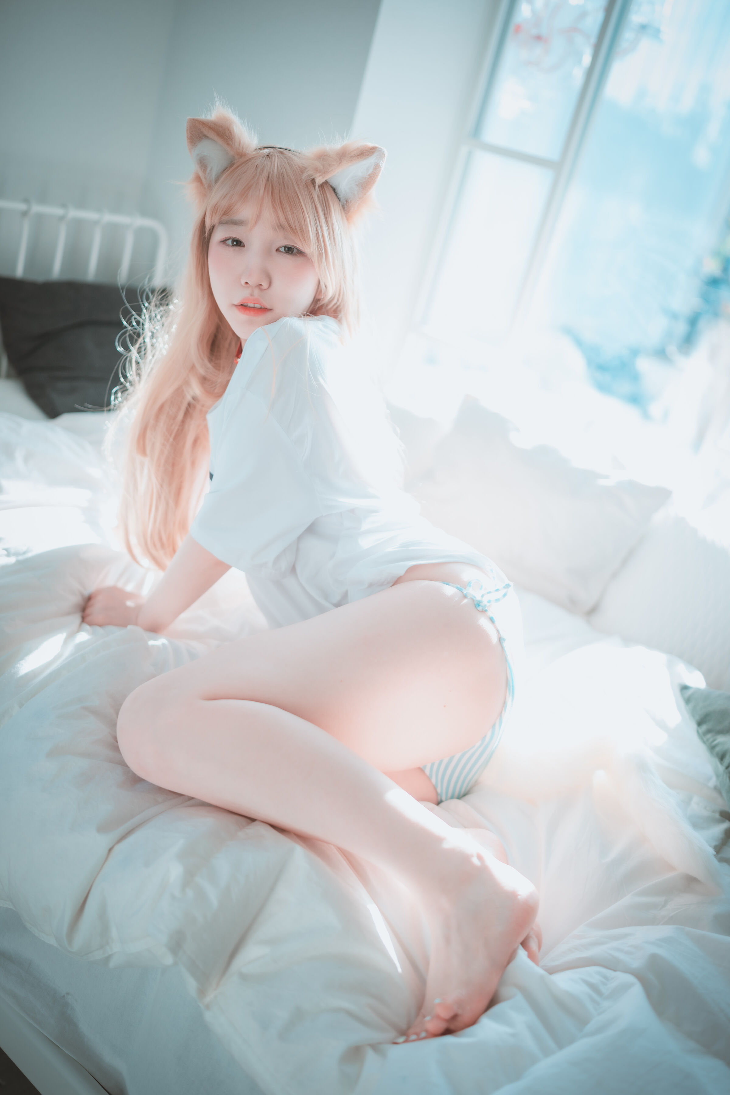 044