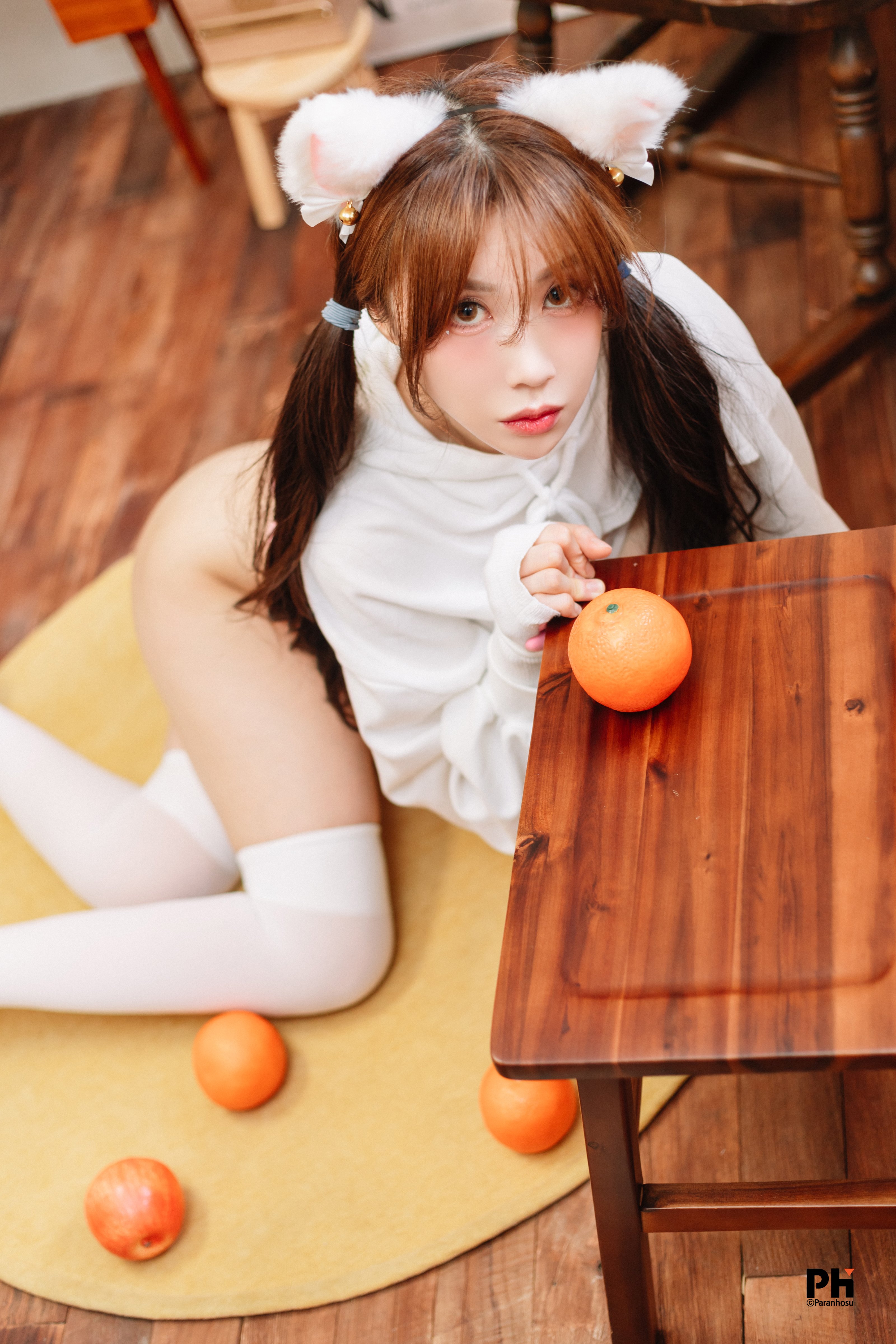 Paranhosu-Sia_S22-2022-Photo-Book-Vol-4-Meow-Meow-Punch-0032-8682665419