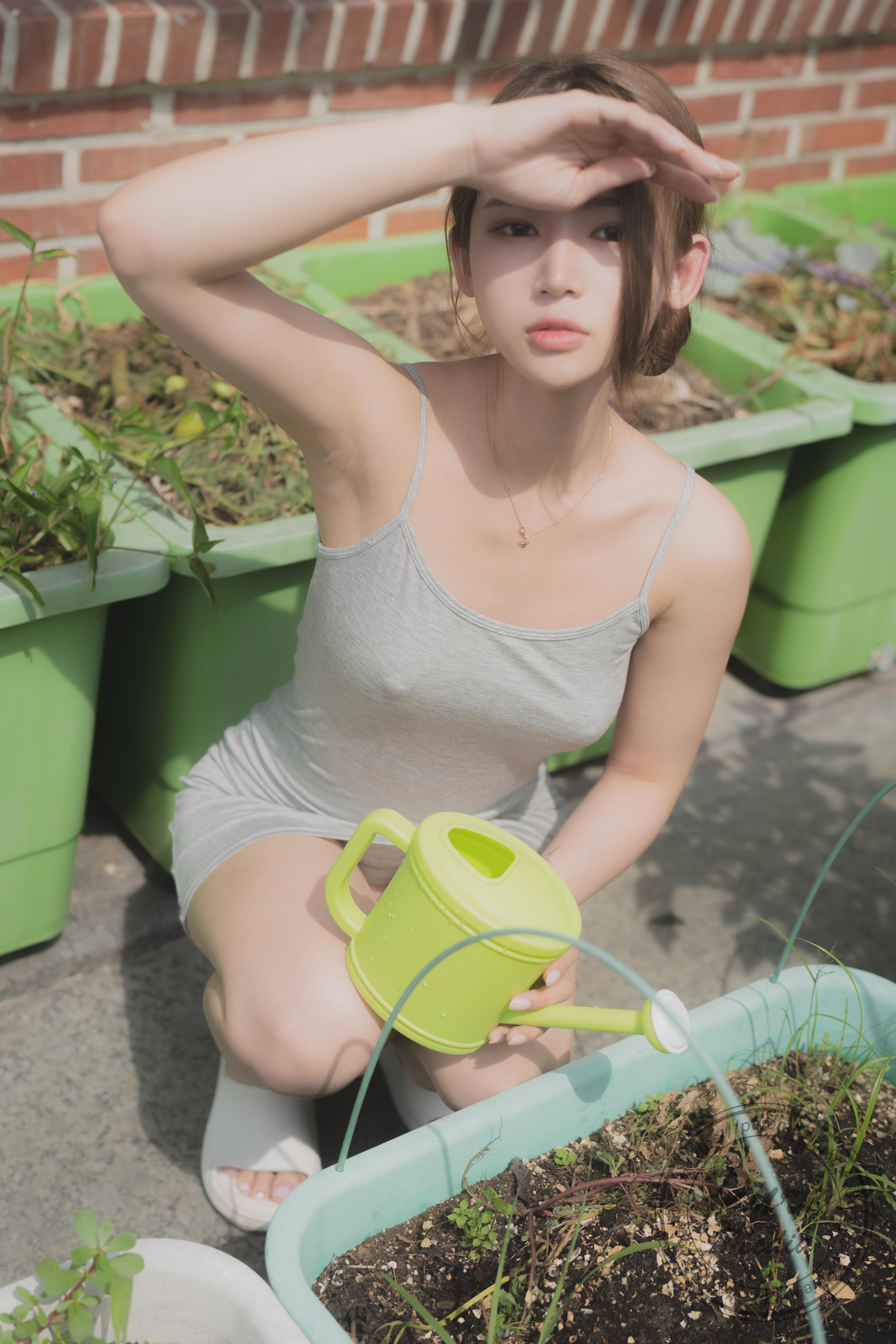 032