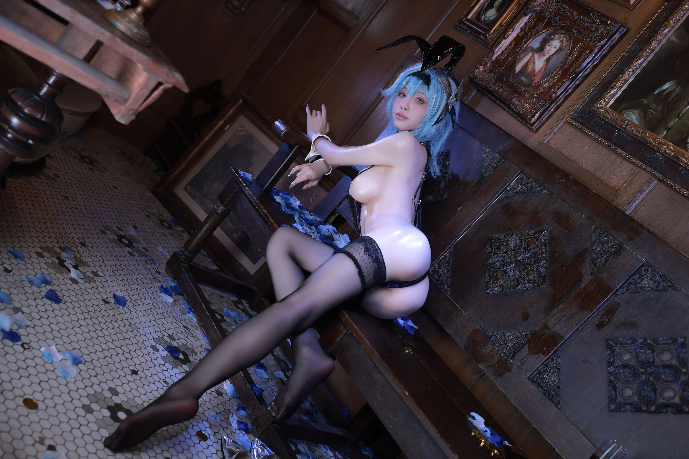 044