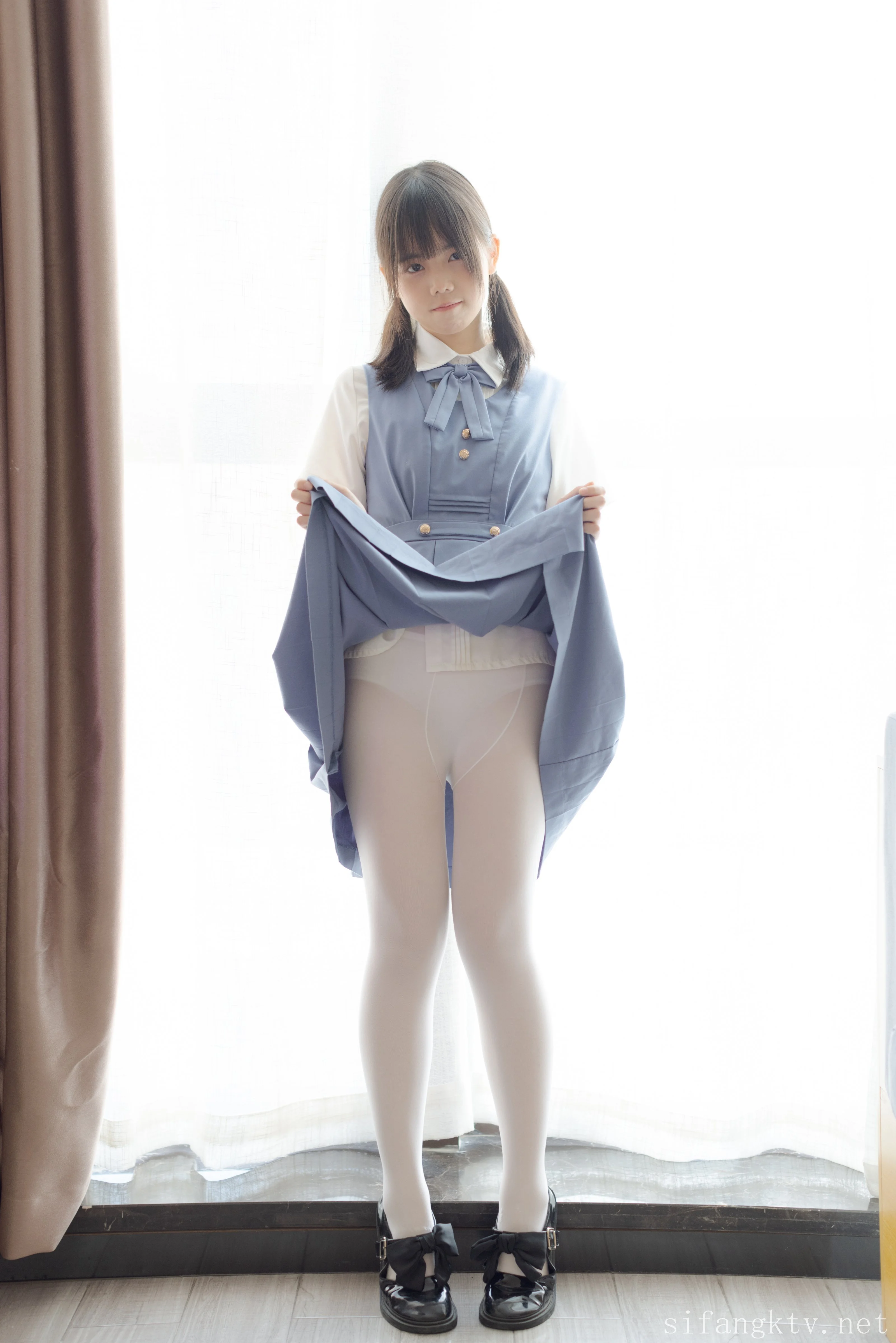 027
