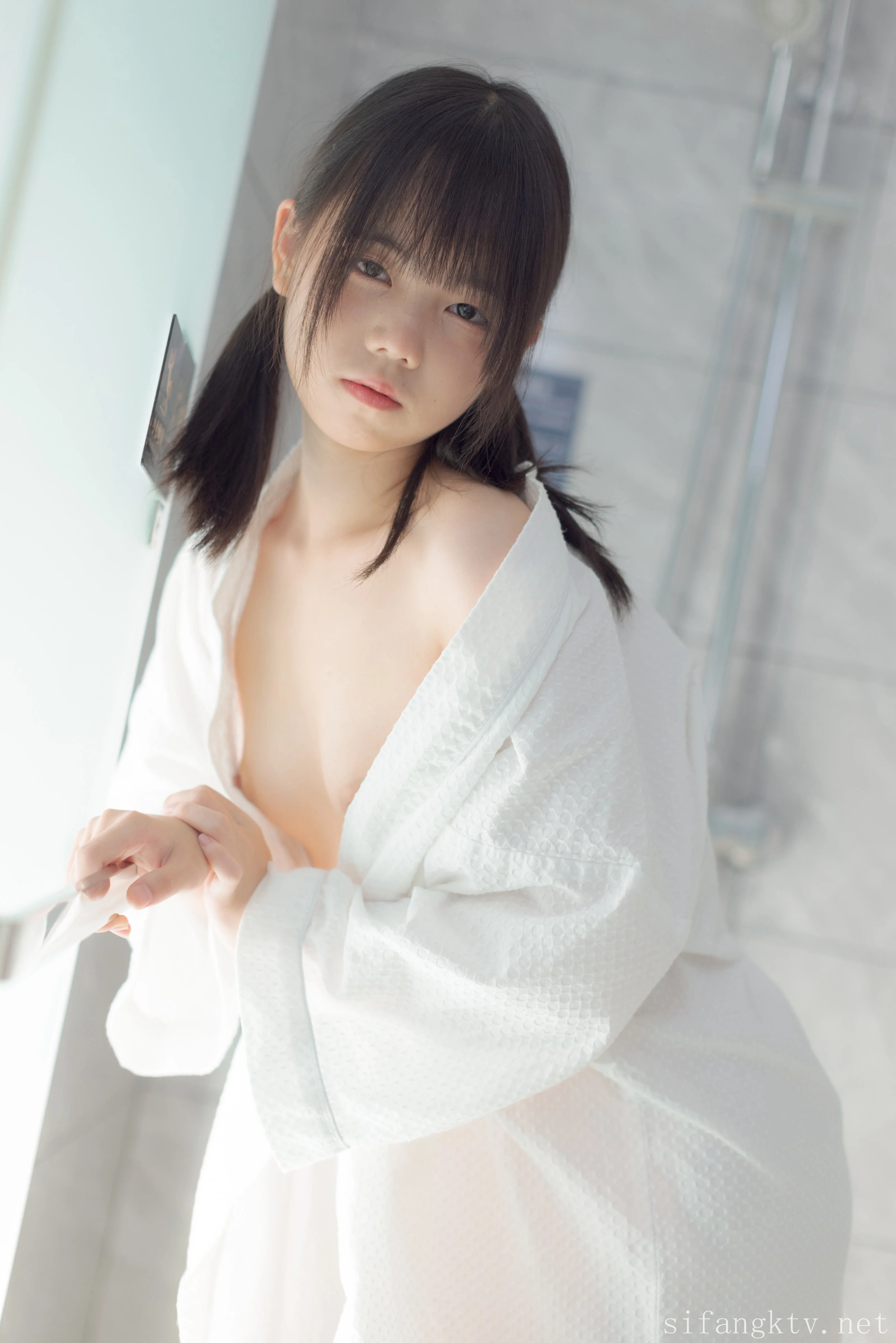 098