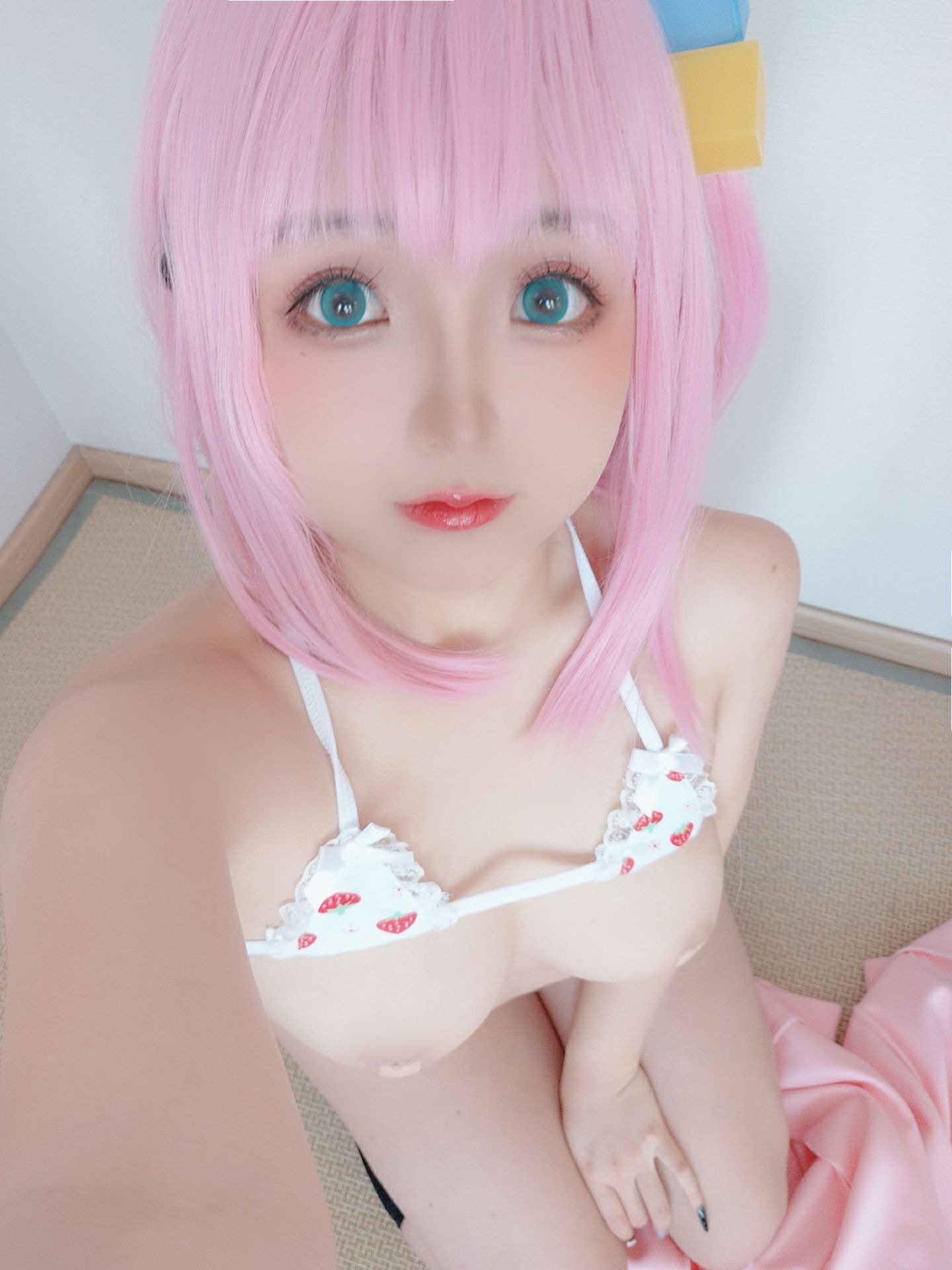 087