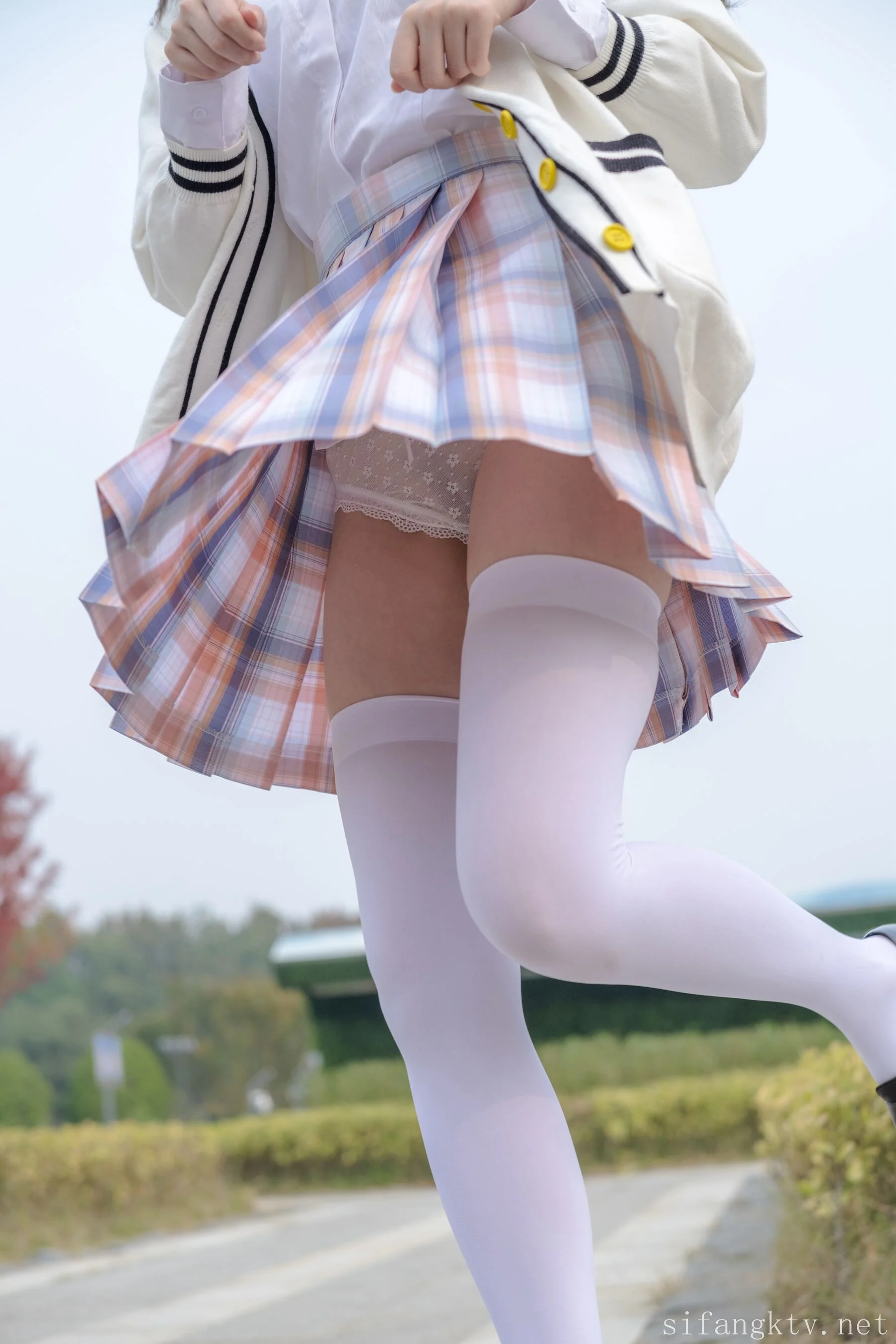 0049