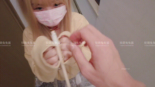 084