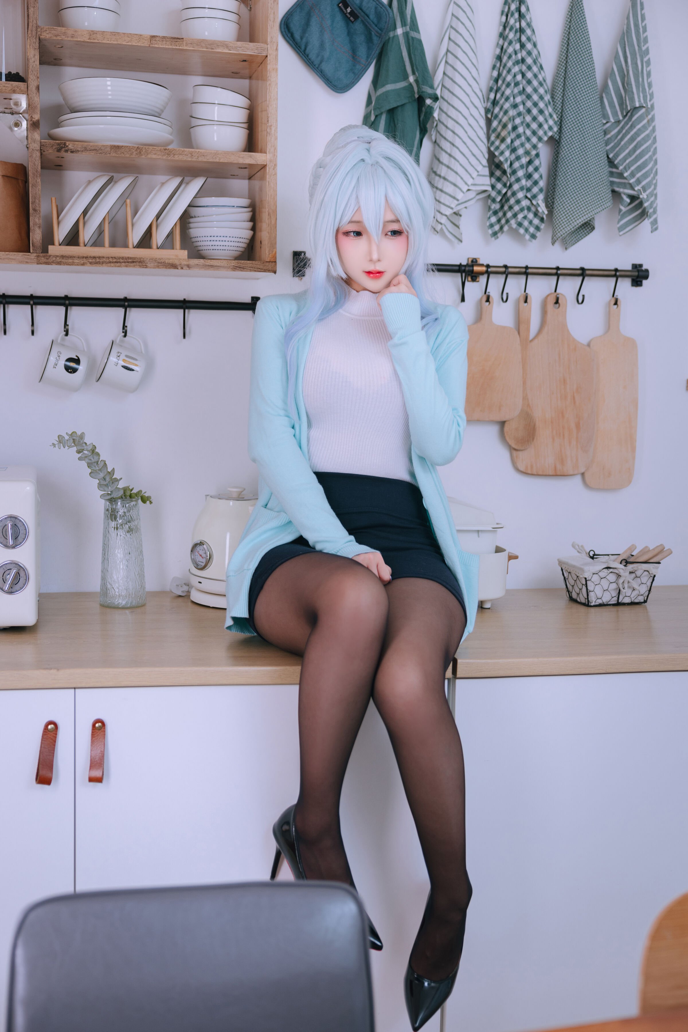 044