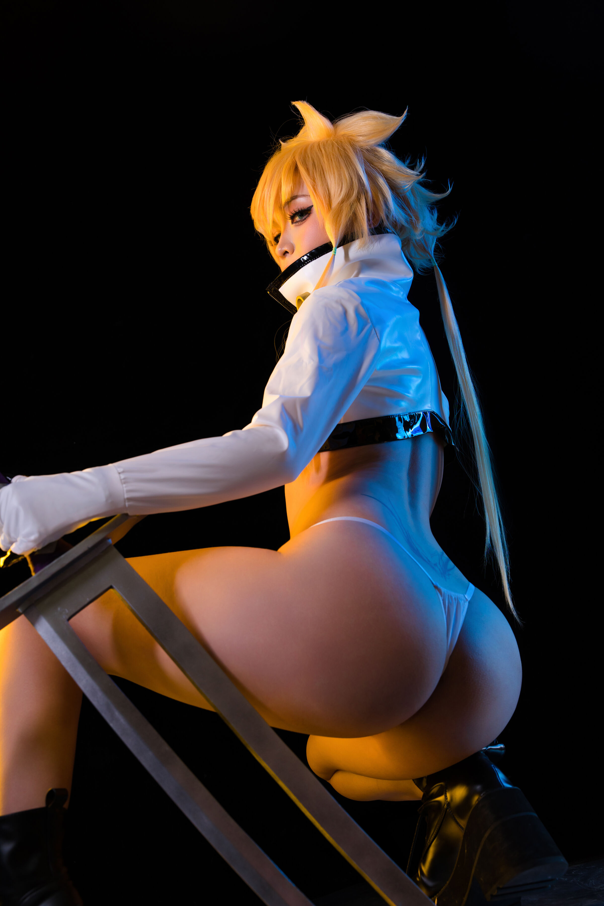 033