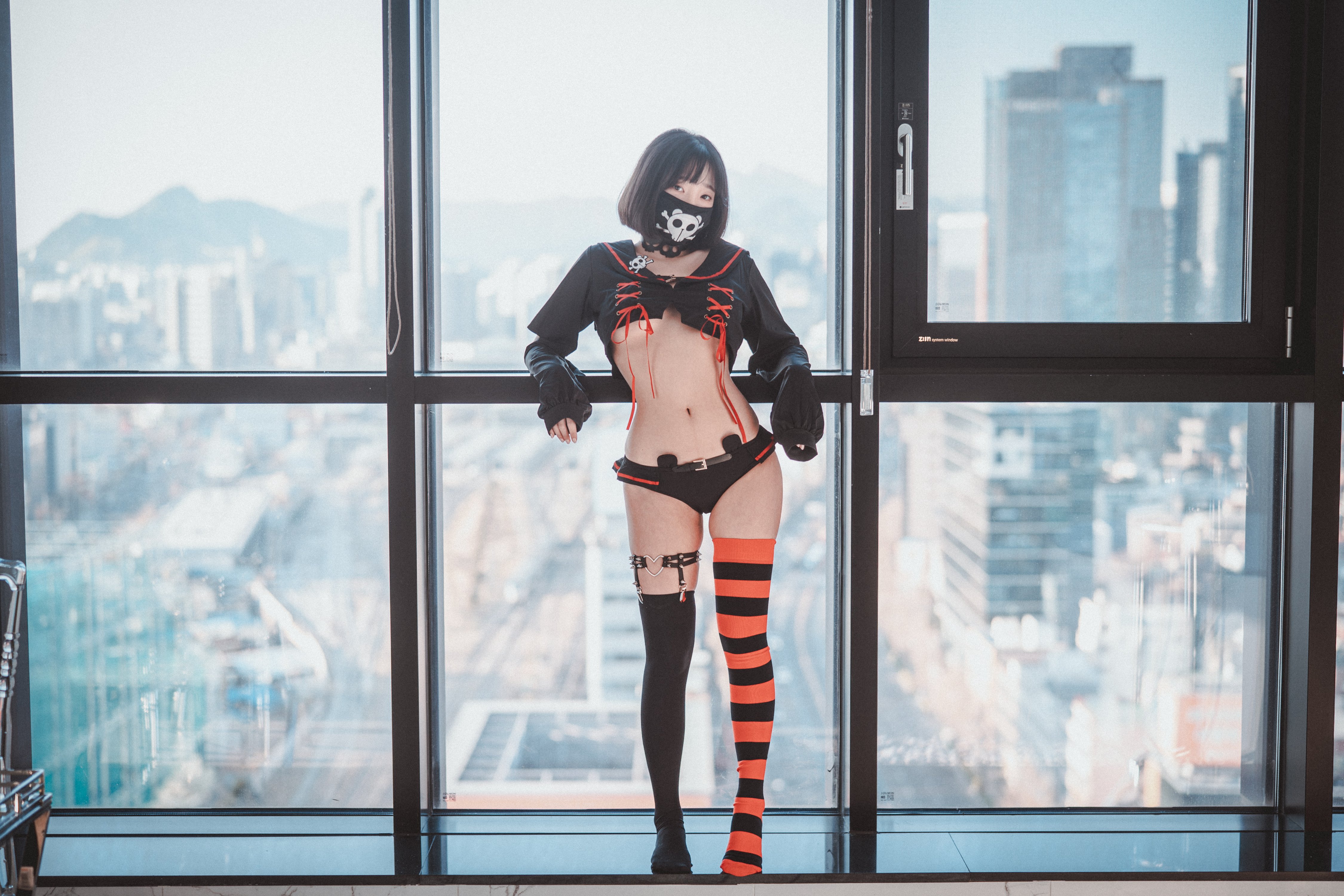 Kang-In-kyung-Masked-Pirate-23