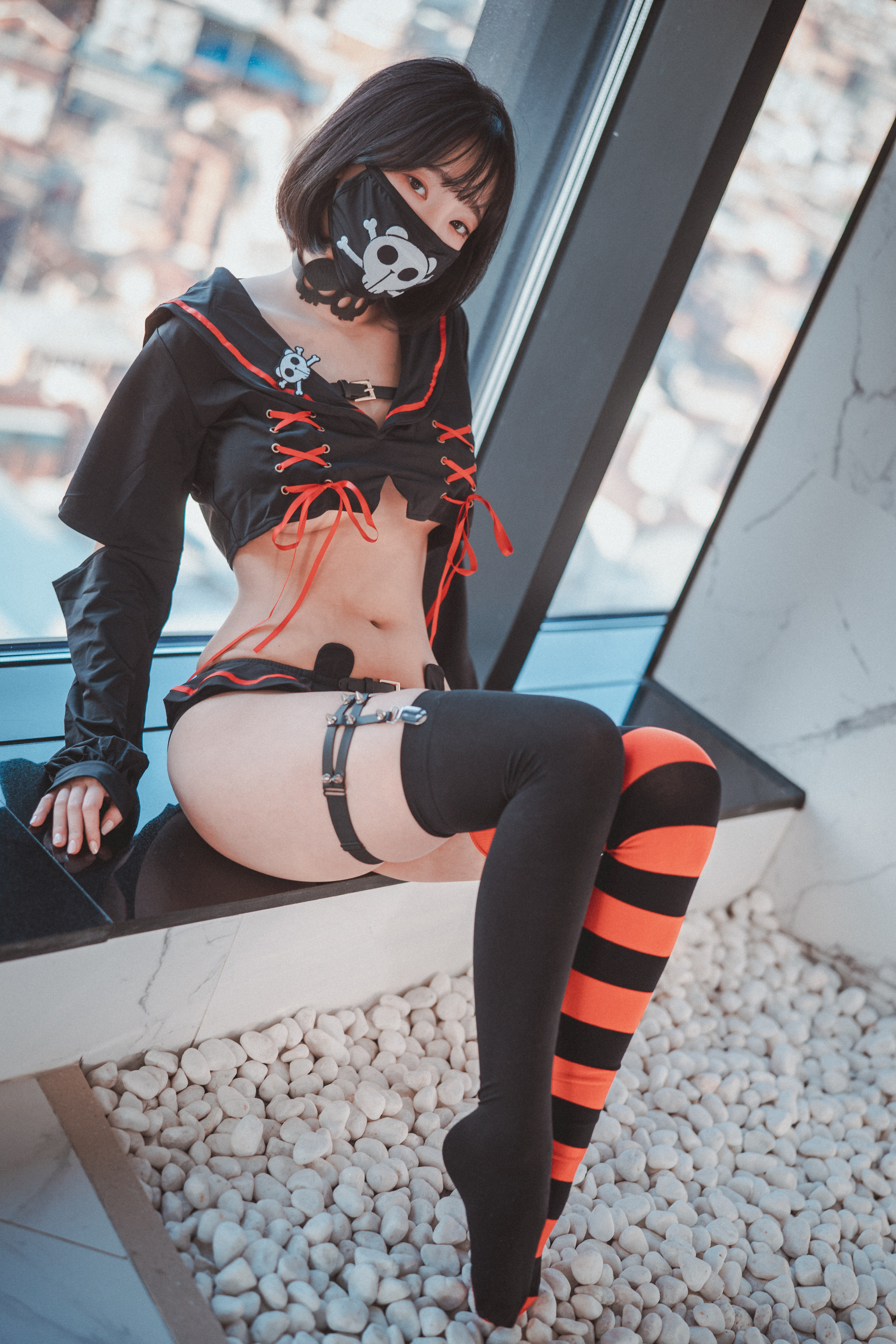 Kang-In-kyung-Masked-Pirate-40
