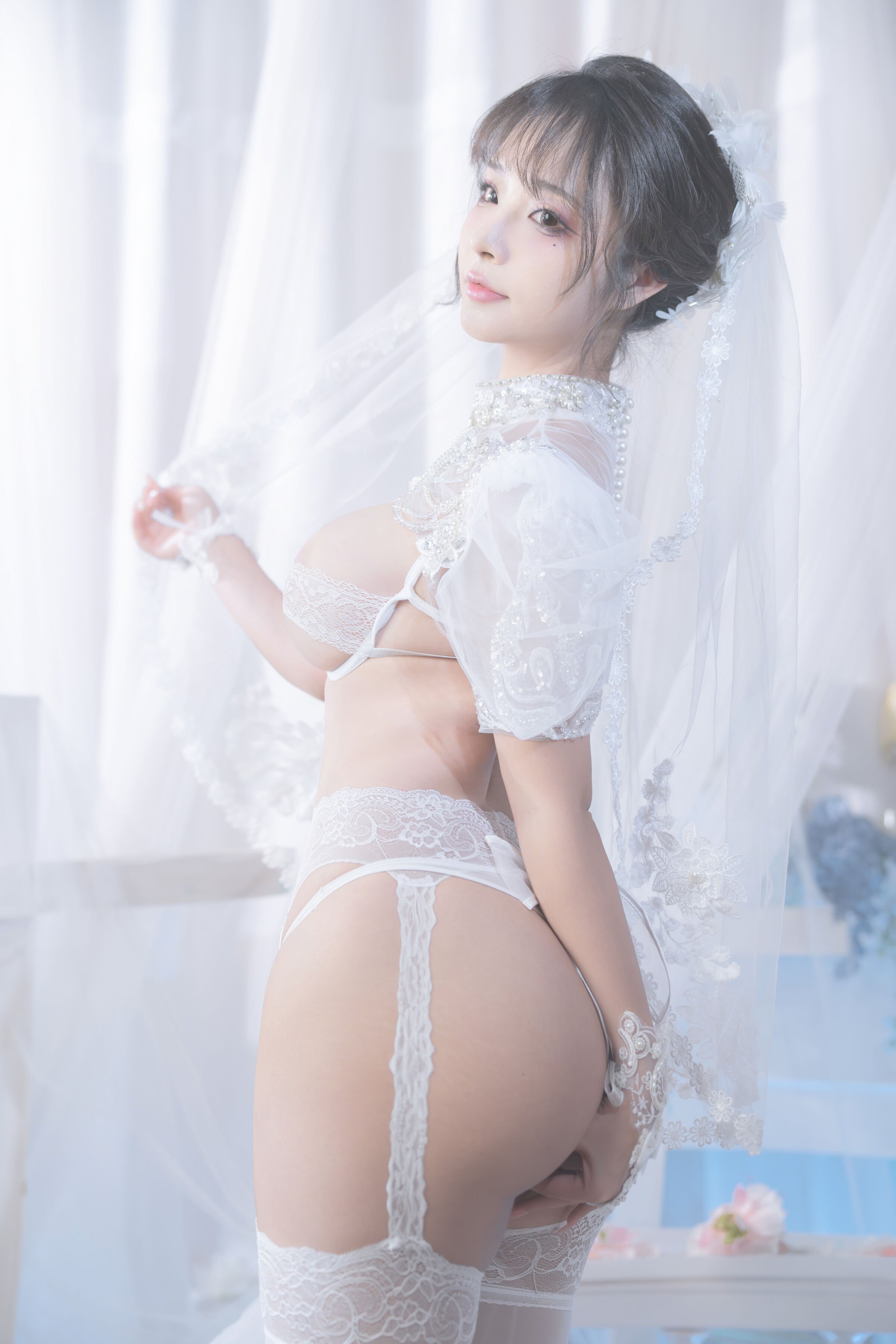 042