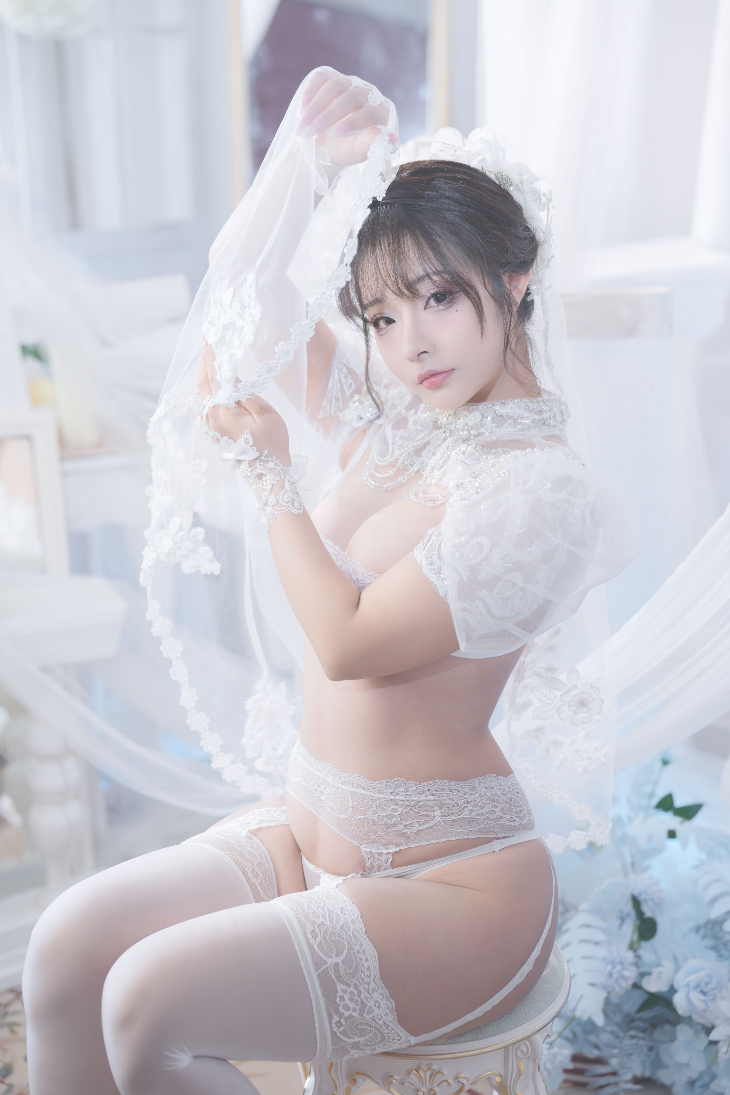 048