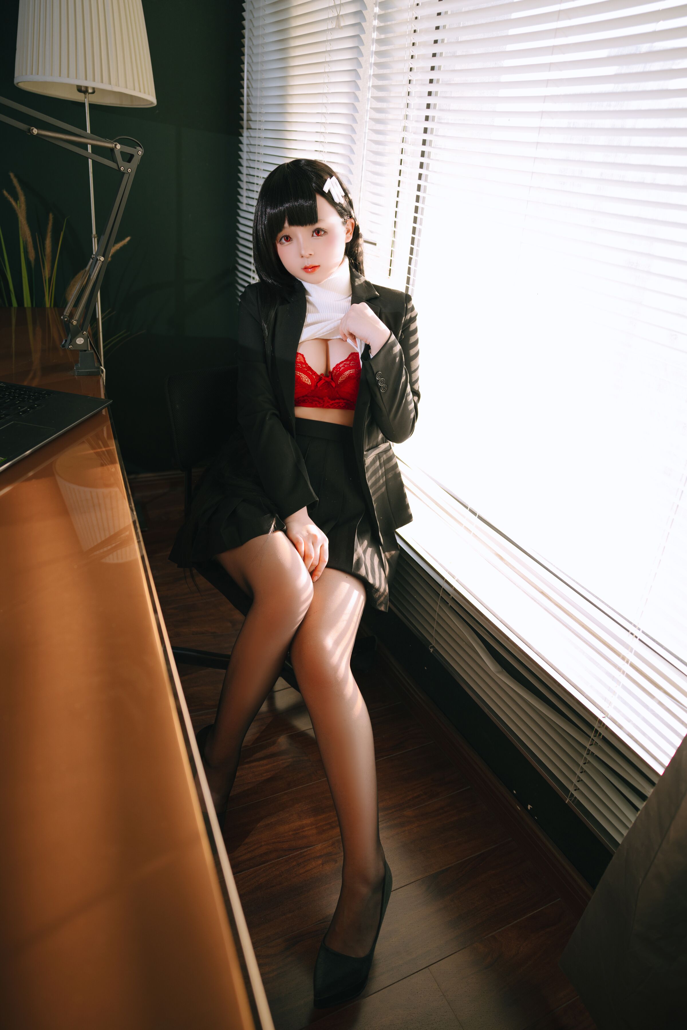 025