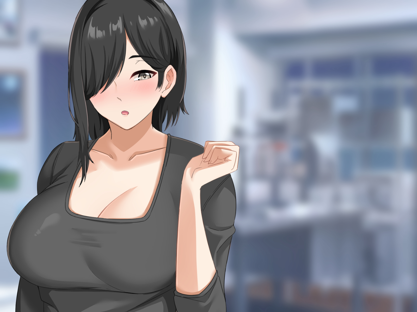 573