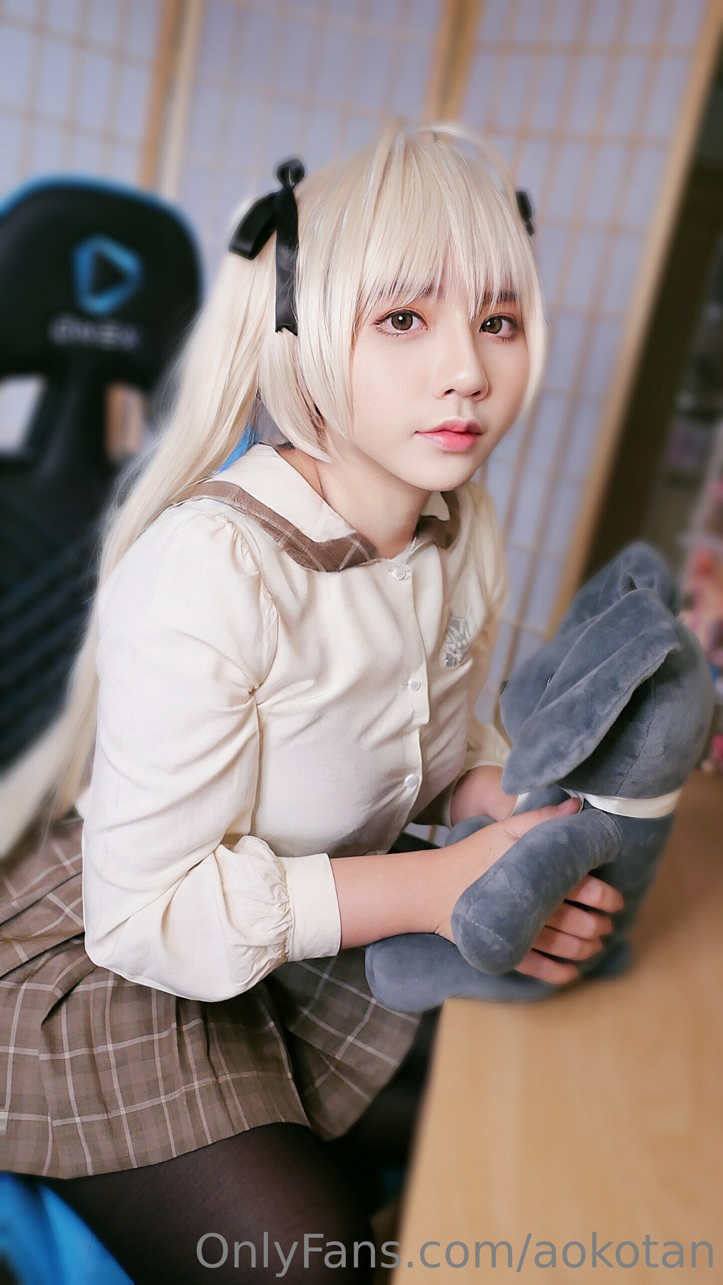 01